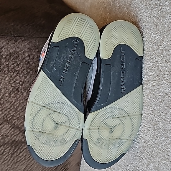 Paris Saint-Germain x Air Jordan 5 Retro Low ‘Paname’ - Picture 7 of 8